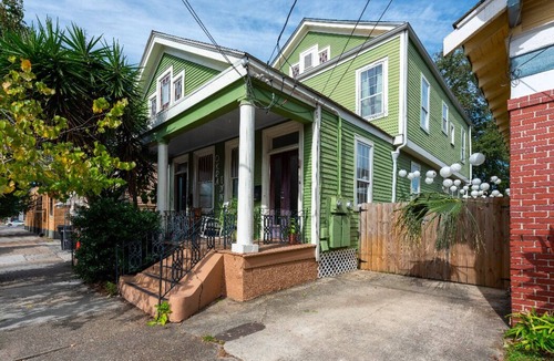 Mid-City House | The Okra Inn Iberville Half House-3BR, 2BA, Streetcar In Sight (4017)