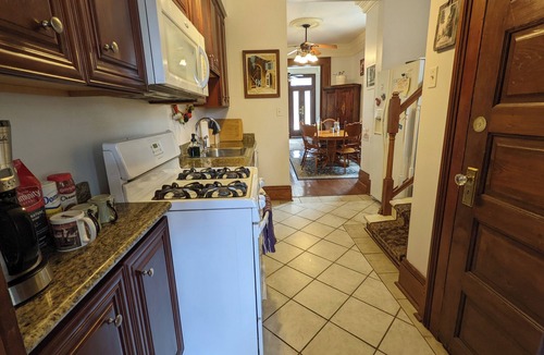 Mid-City House | The Okra Inn Iberville Half House-3BR, 1.5BA, Steps to Streetcar (4019)