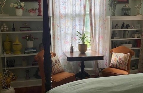 Laurel Bed & Breakfast | The Openshaw Suite, Jenny's Downtown Hideaway Bed and Breakfast-The Openshaw Suite