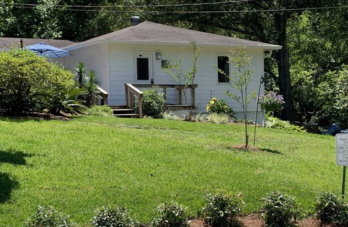 Biloxi Cottage | The Orchard Cottage, 2 Blocks To Downtown OS - To Food, Fun, & Festivities!
