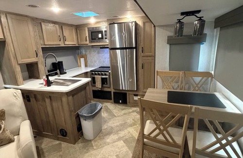 Centre RV Rental | The Outpost at Salt Lick Cove/Waterfront RV Near Weiss Lake