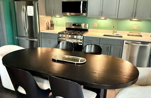 Biloxi House | The Parlour @ The Pullman House Downtown w/Heated Pool