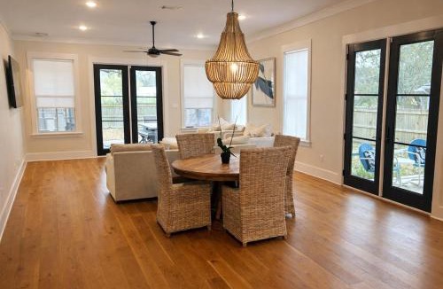 Ocean Springs House | The Porches at Forest Hills - Downtown Cottage