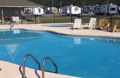 Gautier House | The Refuge- Perfect 1-bedroom recreational vehicle with AC in Gautier