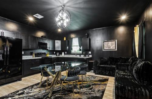 Florida Area Apartment | The Saints House, Luxury 5BR Near FQ