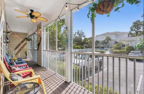 Saint Simons Heights Condo | The Salty Seahorse | Barnes Plantation Condo on St. Simons
