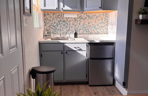 Sanford Apartment | The Sanctuary Den: Backyard Retreat with Fire Pit Near Downtown Sanford
