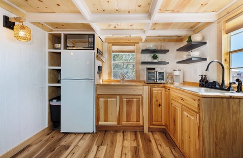 Surf Side Shores Cottage | "The Sea Shed": Tiny Guest House with Gulf Views, Golf Cart & Beach Access