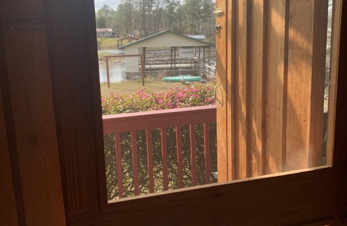 Donalsonville Cabin | The Tiny Cabin! Lake Seminole! Waterfront! Fishing! Nice dock with lift!