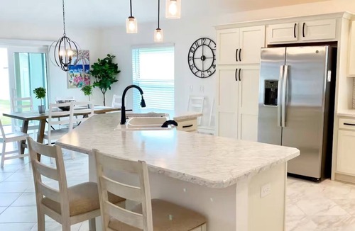 Wildwood House | The Villages 3 bed/3 Kings, Private, Coastal decor, 1 min to Rec cntr & Pickleba