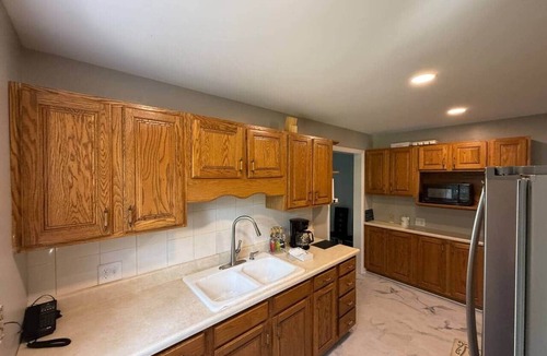 Bridgman House | The Vineyard House | Spacious Home Near Wine, Beer & Lake MI