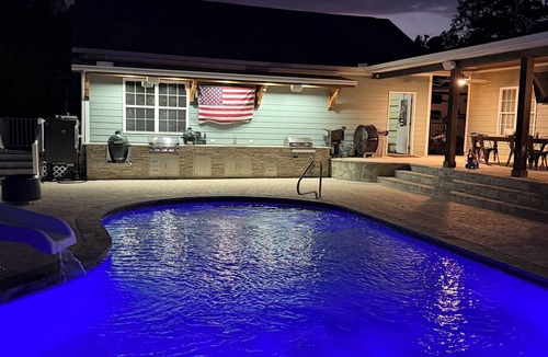Cobb House | The West Nest on Lake Blackshear 4BR Pool, Outdoor Kitchen & Guest House