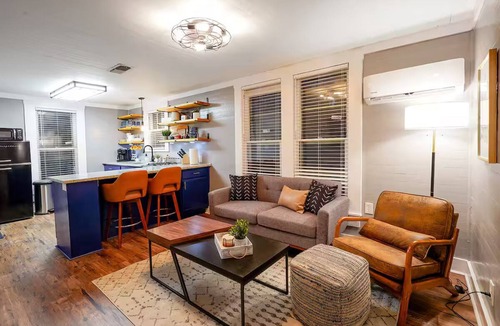 Ashdown House | The WhistleStop Cottage - Duplex Suite A