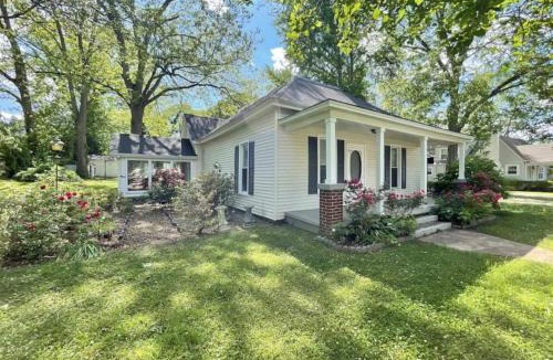 Winchester House | The Yellow Cottage By Tims Ford Lake