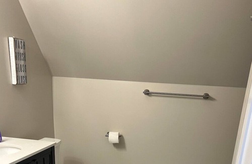 Muskegon Bed & Breakfast | This bnb is a 2 bedroom(s), 2 bathrooms, located in Muskegon, MI.