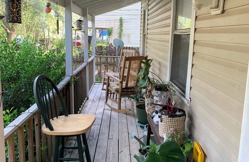 Covington Cottage | This cozy little home is located in the Northshore of Lake Ponchatrain.