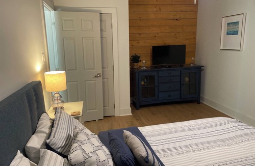 Chalmette House | This is our Charming 2 bedroom cottage near French quarter. 15 minutes ride.