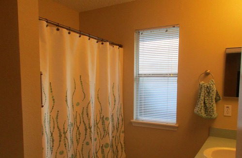 Mount Dora House | This Mt Dora home is ready for you! Fireplace/Front Porch Swing/Internet