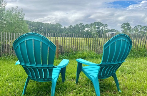 Tybee Island Cottage | Tidal Creek Marsh Views. Pets welcome, fenced yard