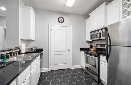 Tuscaloosa Condo | TideWalk Retreat: Your Ultimate Game Day Oasis Just 0.5 Miles from Bryant-Denny