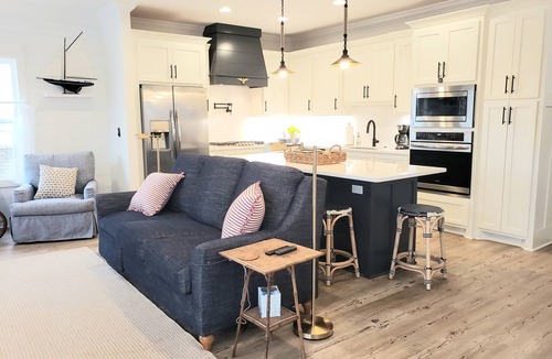 Winchester House | Tim's Ford Lakefront Home