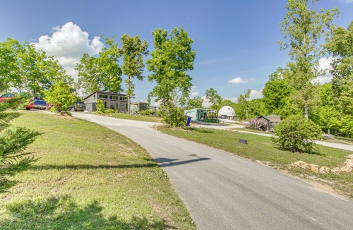 Rogersville Cottage | Tiny Cabin Getaway in the Tennessee River Valley