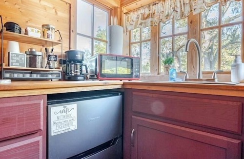 Pierson House | Tiny Cabin Near Speedways, Beaches & Attractions