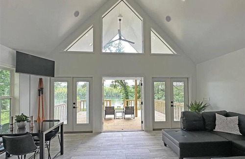 Batesville House | Tiny Luxury Cabin Retreat On White River