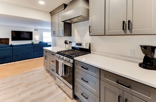 Forest Lake House | Title Town Retreat: Bama Vibes & Comfort Close to Campus!