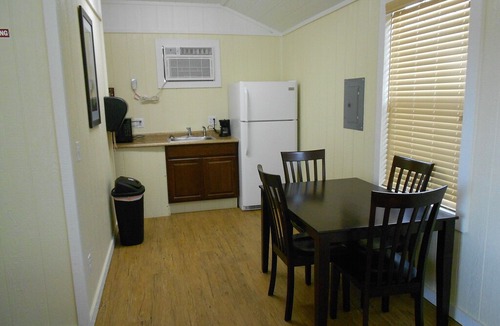 Negreet Cabin | Toledo Bend RV Resort and Cabins
