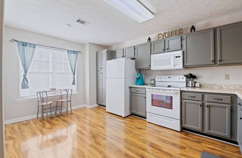 Dadeville Condo | Top Deck at Lake Martin!