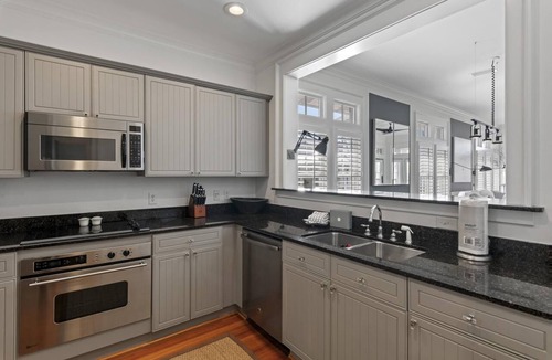 Beach District Condo | Top Floor Condo w/Gulf Views and Balcony