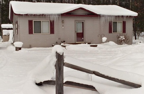 Topinabee Cottage | Topinabee Pines Vacation Cottage