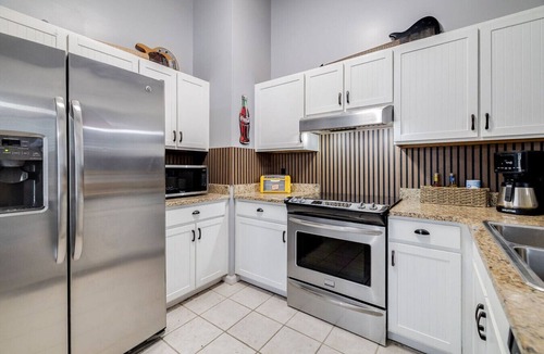 Whitemarsh Island House | Totally 80"s Hideaway