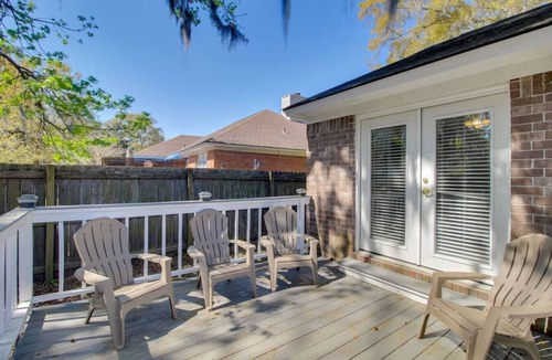 Whitemarsh Island House | Totally 80"s Hideaway
