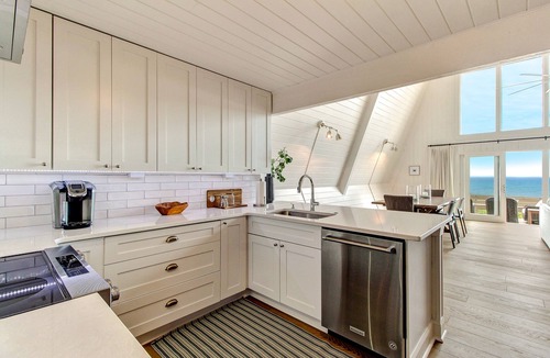 Fernandina Beach House | Totally renovated with Large oceanfront deck, beautiful kitchen and great for families.