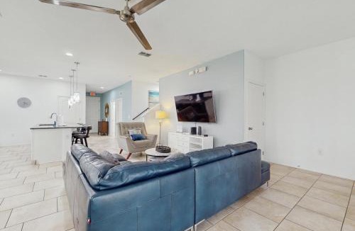 Loughman House | Townhome with private pool in Solterra resort, ADA friendly