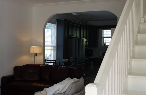 Pickwood House | Townhouse 3bd 3.5 bth Auburn, AL Quiet area and pet friendly 1 mile from campus