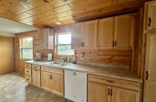 Newberry House | Trailhead Haven~Explore & Unwind