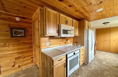 Newberry House | Trailhead Haven~Explore & Unwind
