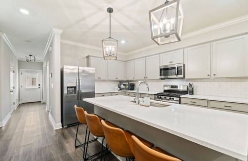 Auburn House | Tranquil 3BR Townhome with Porch, Office & Pool Access Near Auburn