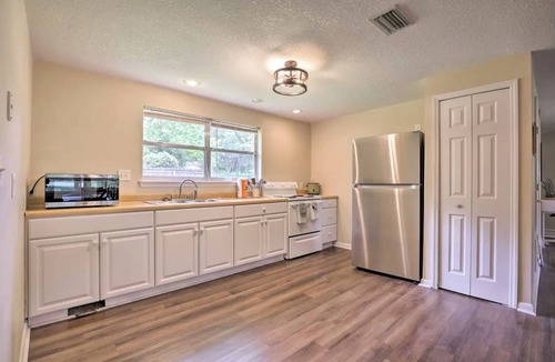 Melrose House | Tranquil Lakehouse with Private Access