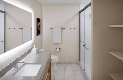 Macomb Hotel | Tranquil Suite Ideal for Extended Stays Macomb Attractions - Pet Friendly!