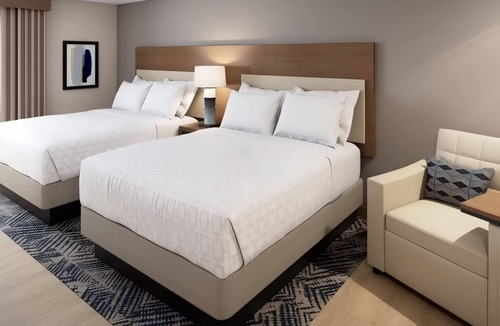 Macomb Hotel | Tranquil Suite Ideal for Extended Stays Macomb Attractions - Pet Friendly!