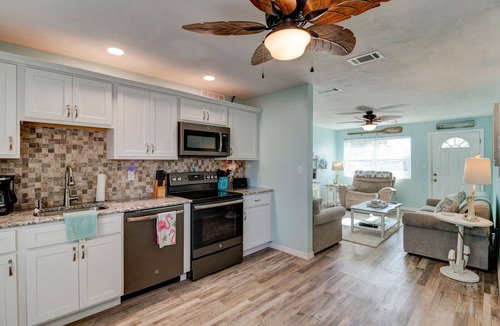 Sunny Shores House | Tropical Retreat, Pet Friendly, Fenced Yard, Wifi