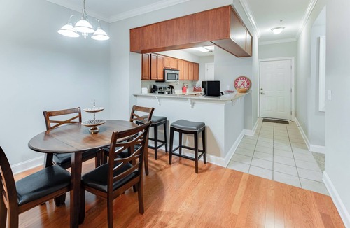Tuscaloosa House | Tusks at Traditions: Close to UA | Sleeps 6