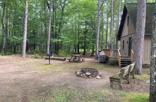 Au Train Cabin | Twin Heron Cabin #1 – AuTrain River Cabin Near Pictured Rocks & Lake Superior