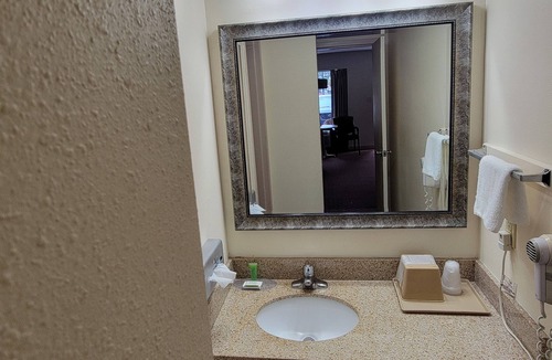 Biloxi Hotel | Twin Star Lodge