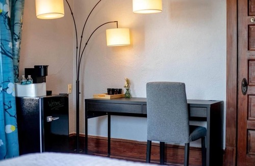 DeLand House | Twisted Chopstick Unique Stay! 2 Private Rooms!