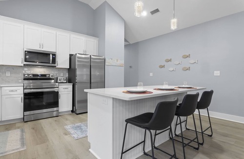Gulfport House | Two Amazing Modern & Spacious Beach Retreats, 9 Bedroom, 6 bathrooms